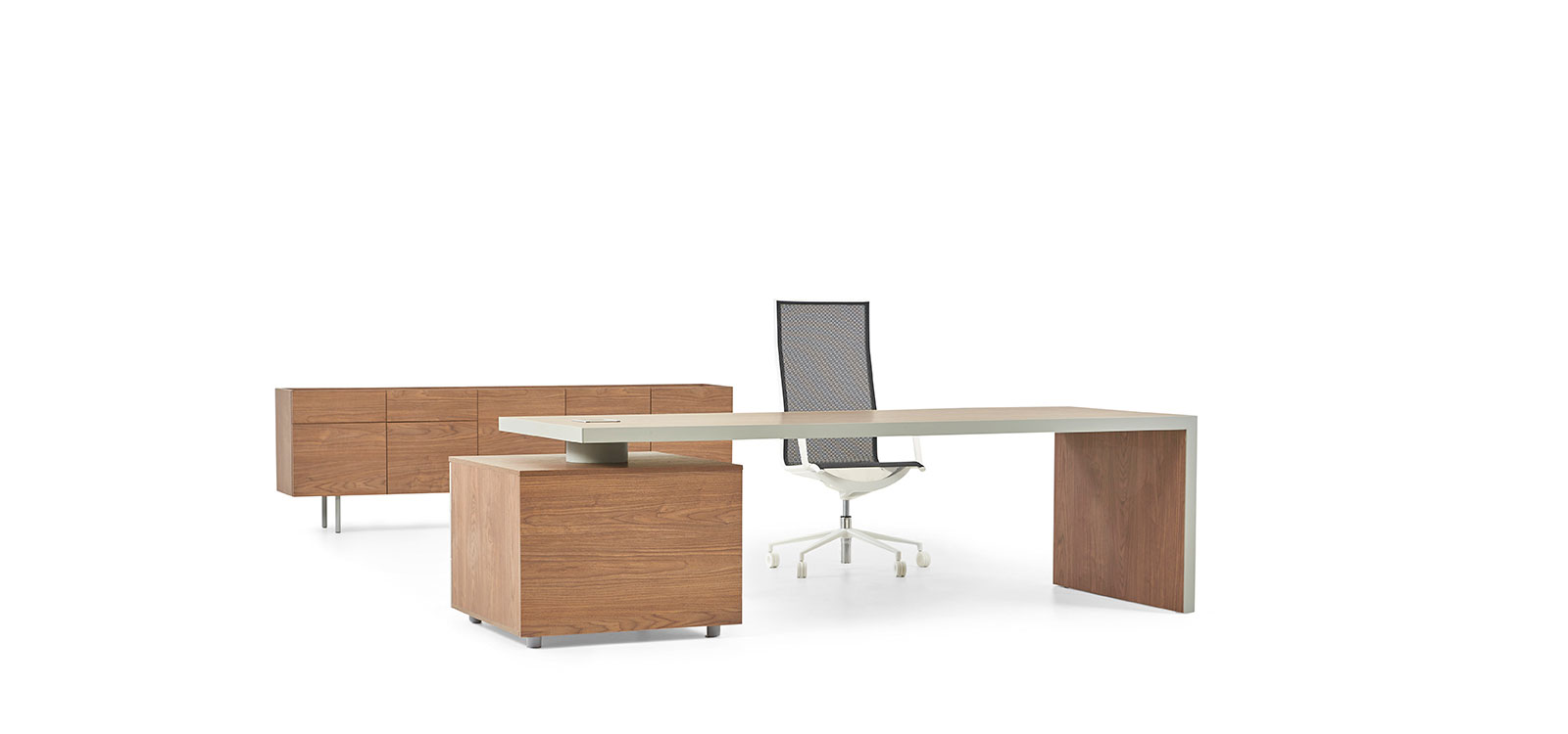 Forma - Executive Desks